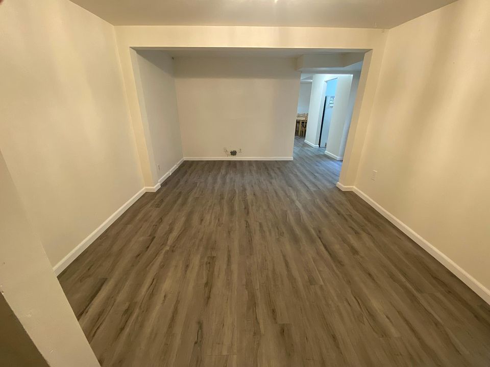 1st image of 1576 48th Ave