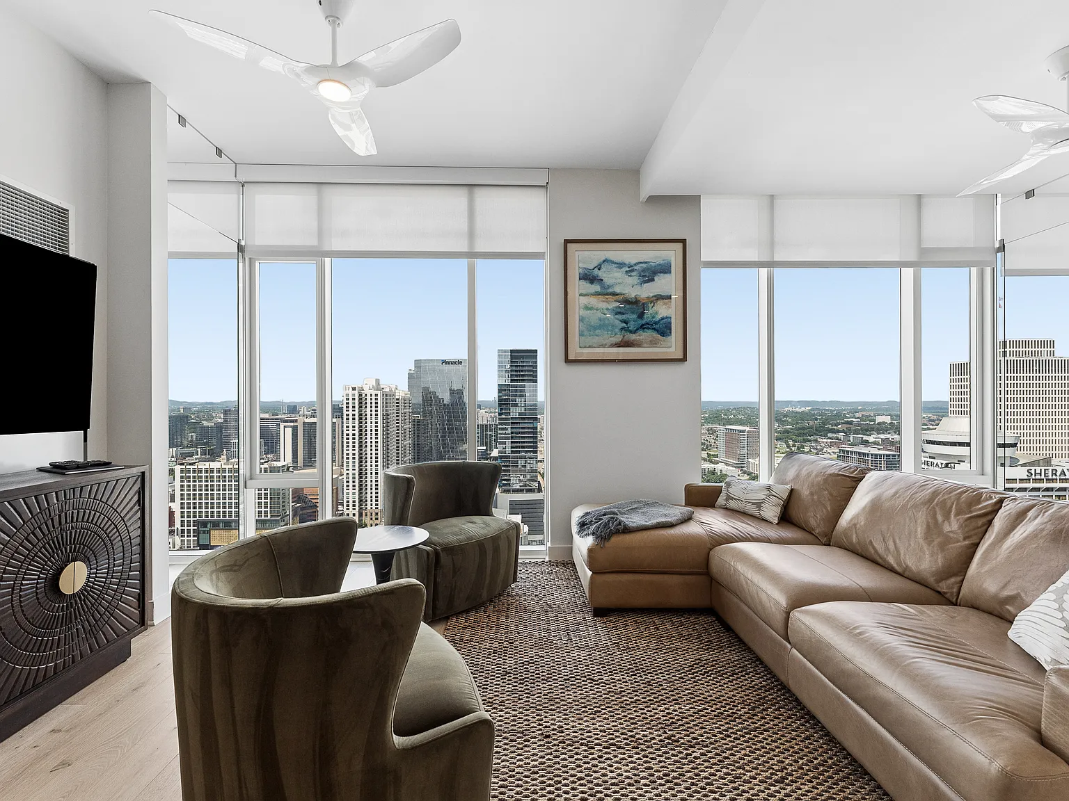 2 bed, 1085 sqft, $5,500 — Photo 3