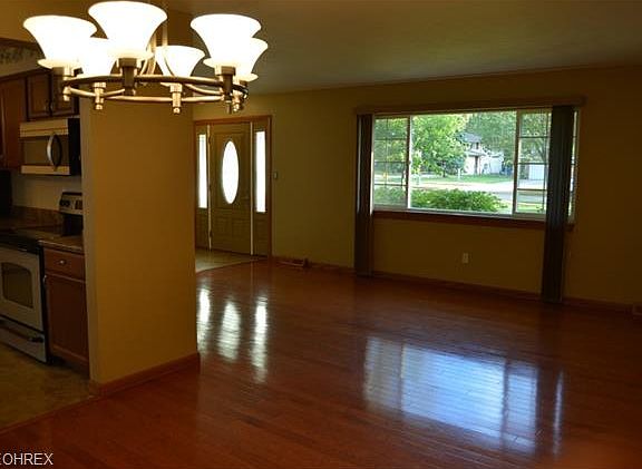 4th image of 32915 E Nimrod St