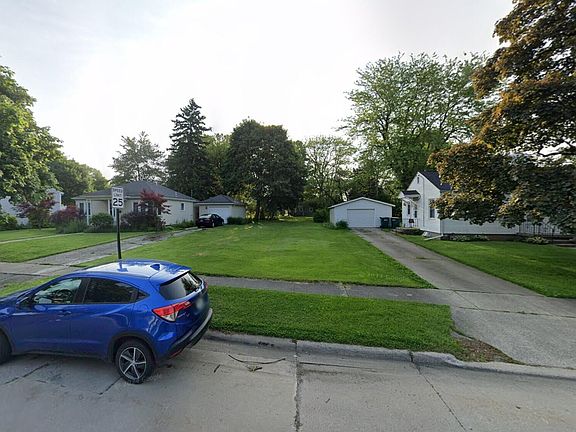 2nd image of 1104 Washington St