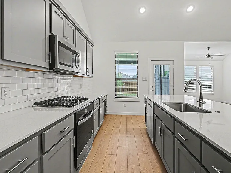 2653 Keokuk St — Photo 11