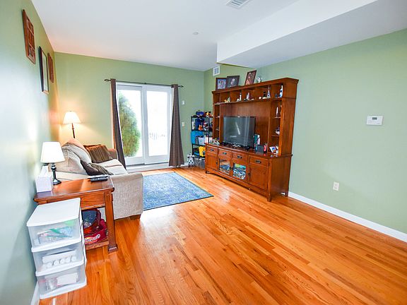 3rd image of 1930 Bergen Ave #1E