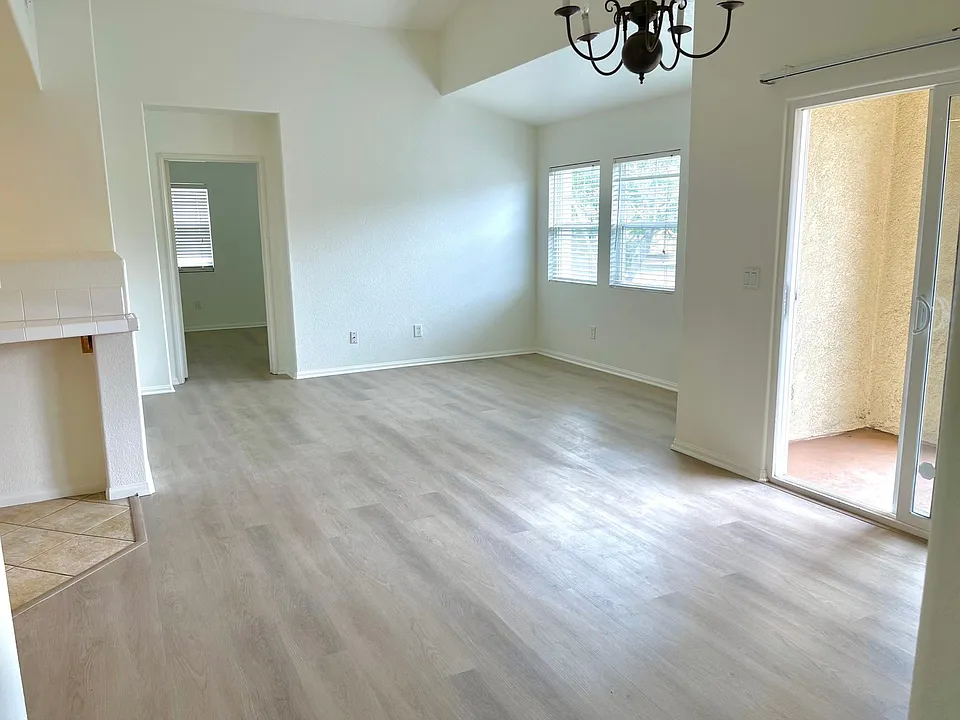 10302 Scripps Poway Pkwy #10