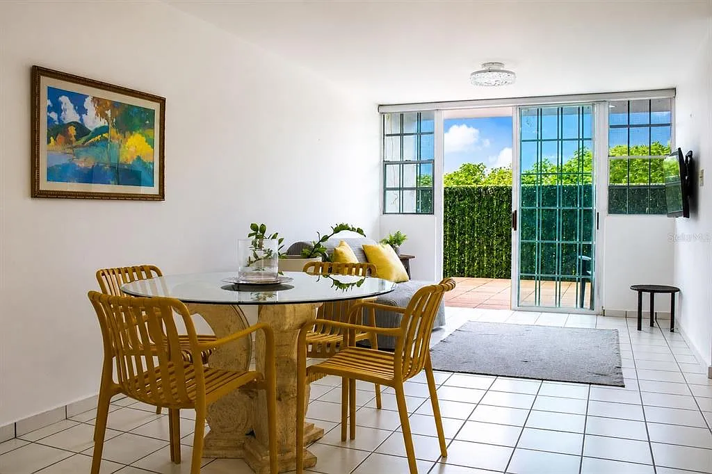 3 bed, 2.0 bath, 1400 sqft, $2,300 — Photo 1