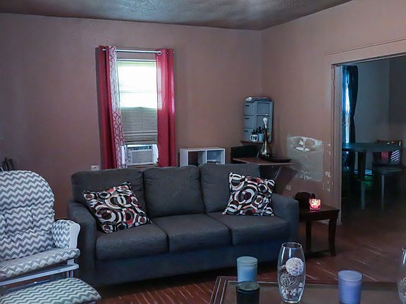 5th image of 813 E Lacy St