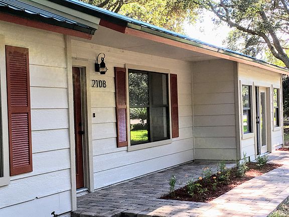 4th image of 2108 Egret Ln