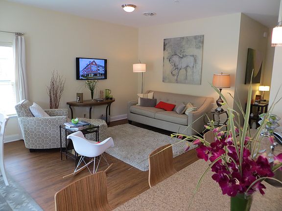 4th image of 1 Peerless Ln APT 202