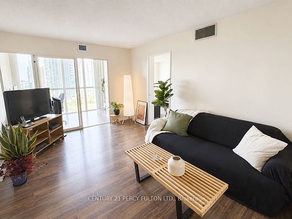 2nd image of 285 Enfield Pl #2006