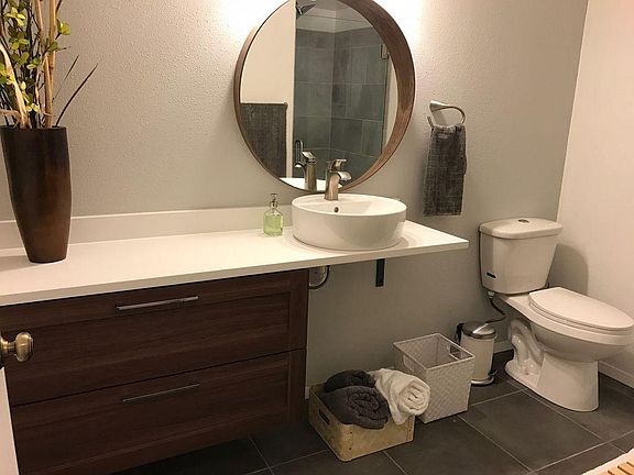 Bathroom downstairs