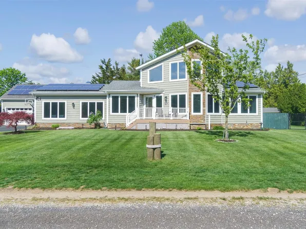 24 Jacobs Place, Aquebogue, NY 11901