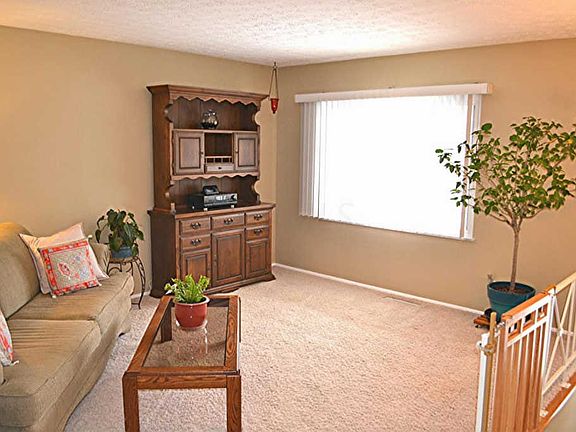 2nd image of 460 Banbury Dr