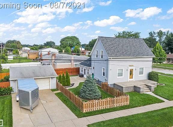 5th image of 29465 Gloede Dr