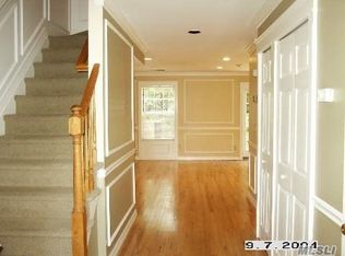 702 Sara Cir, Port Jefferson Station, NY 11776