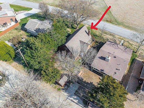 4th image of 39 Lakeshore Dr