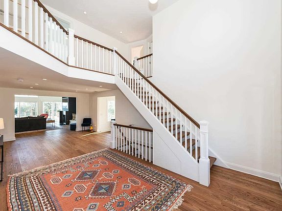 5th image of 15 Heather Ln