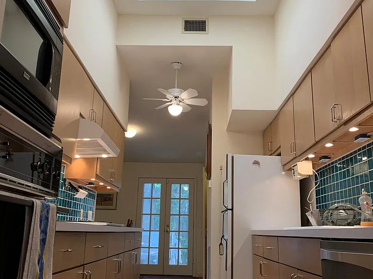 321 Stieren St — Photo 13