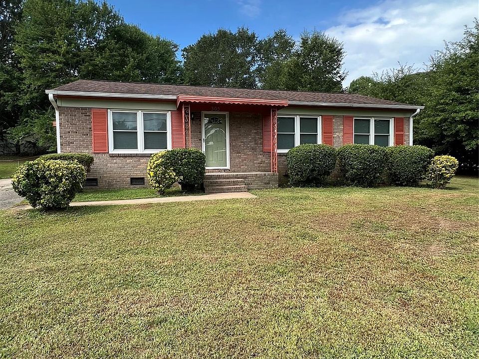 1st image of 305 Briarwood Cir
