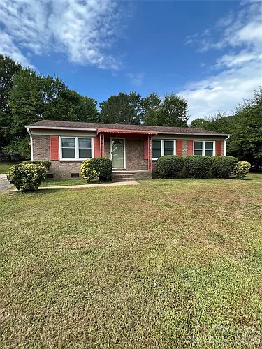 305 Briarwood Cir Photo 1