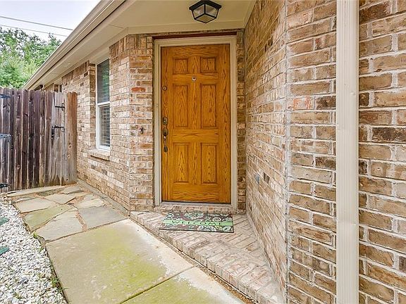 5th image of 11704 Bobcat Dr