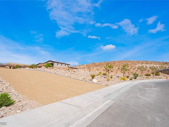 3rd image of 9565 Camelback Creek Dr
