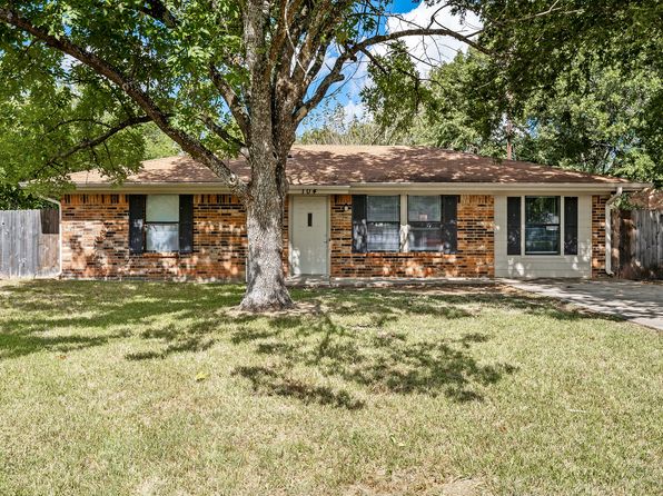 104 S Mary Alice Cir