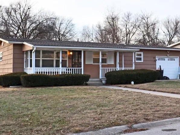 300 N 81st Ter, Kansas City, KS 66112