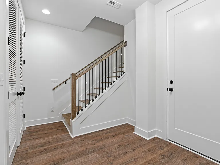 910 Youngs Ln #3 — Photo 37