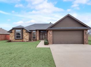 1717 Shawnee Dr, Cleburne, TX 76033