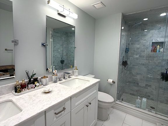 4th image of 519 E 2nd St #405