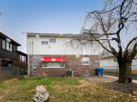 3rd image of 659 Superior Ave