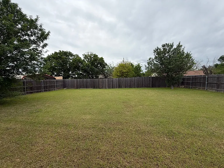 404 Kylar St — Photo 38