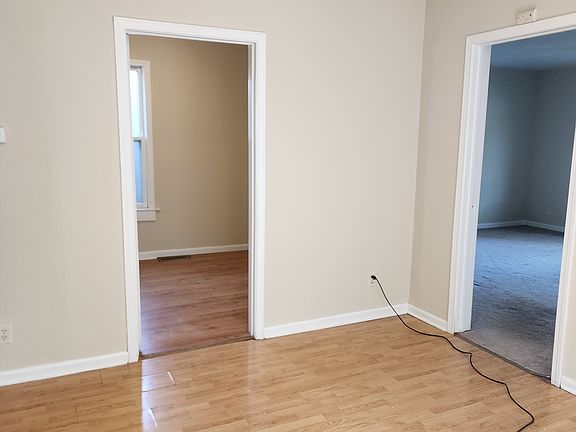 4th image of 252 1st Ave S