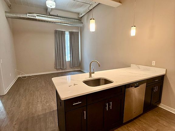4th image of 124-128 W Union Blvd #106