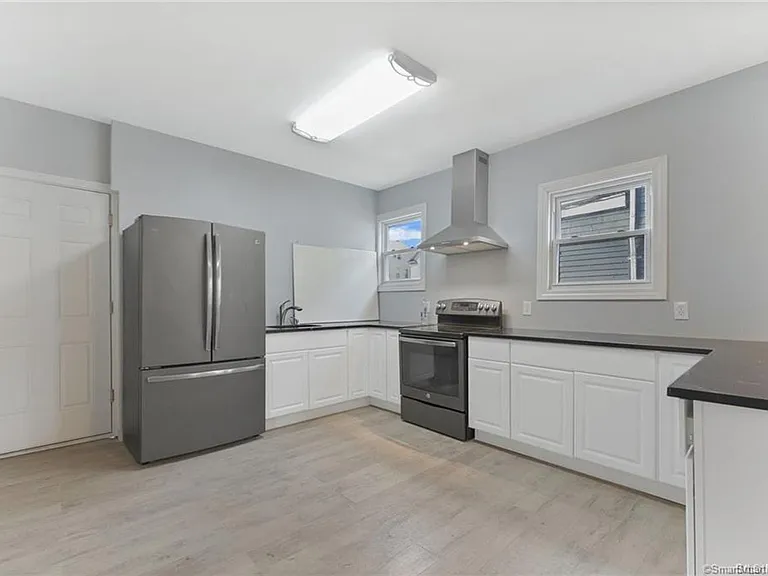 214 Westland St — Photo 3