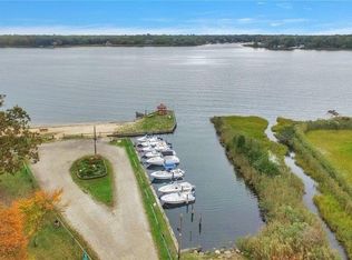 86 Crystal Beach Blvd, Moriches, NY 11955