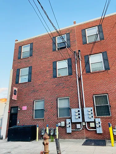 1615 N Sydenham St #3R Photo 1