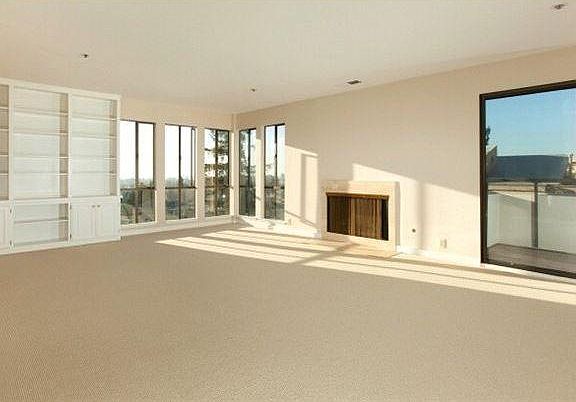 Living room with views of San Francisco.