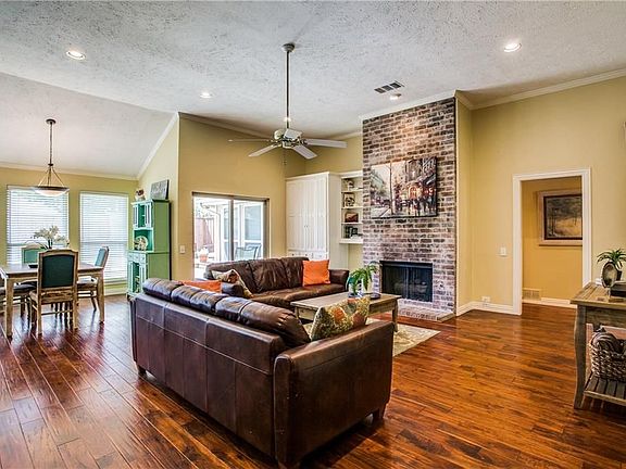 3rd image of 2128 Lattice Ct