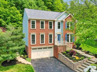 409 Pin Oak Ct, Coraopolis, PA 15108