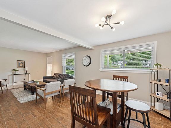 5th image of 1001 Sanders Dr