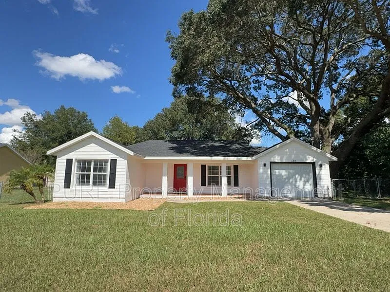 3 bed, 2.0 bath, 1365 sqft, $1,899 — Photo 1