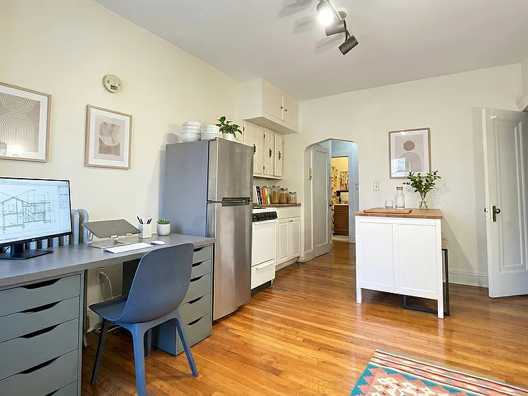 70 Strathmore Rd #12A — Photo 2