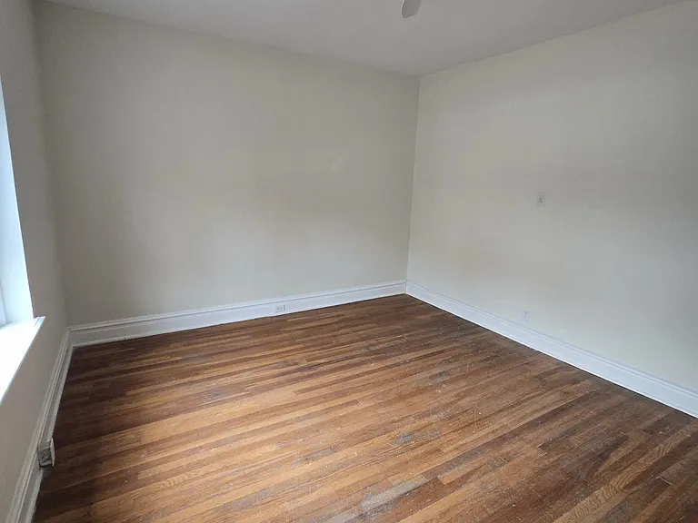 6300 N Rosebury Ave #2S — Photo 9