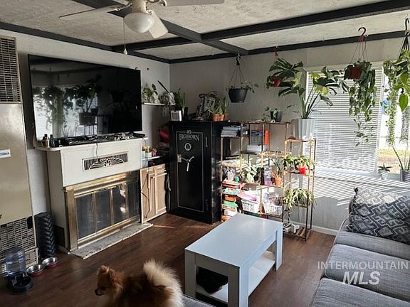 5th image of 242 Smith Ave
