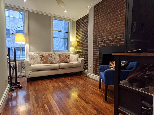 Rented by Avenues Real Estate | media 78