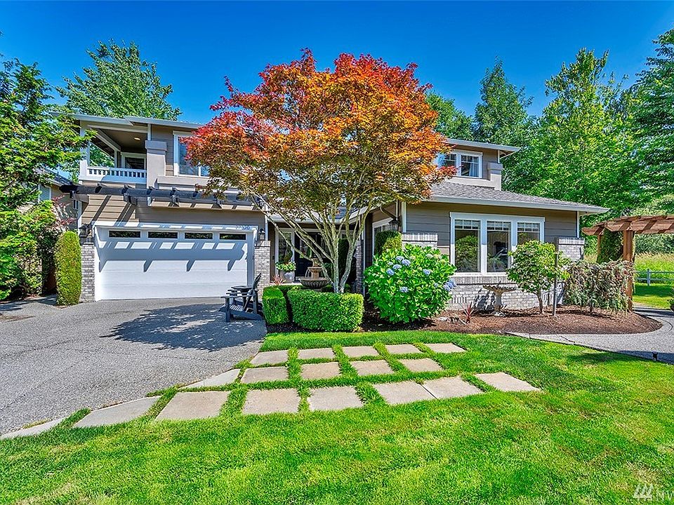 One Of The "Crown Jewel's" Of Duvall. You Will Be Hard-Pressed To Find A More Updated Home, That Is Located On Such A Desirable Lot. A Unique Opportunity To Own A One-Of-A-Kind Home.