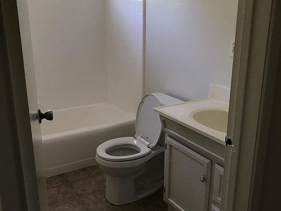4th image of 3385-3395 Monroe St #33911