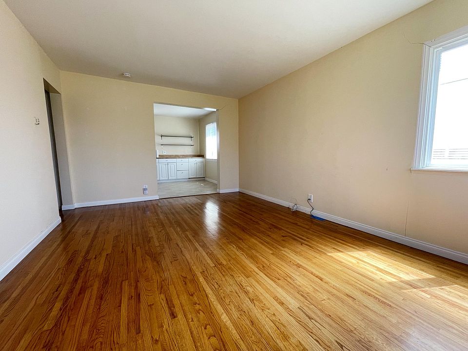 1st image of 3741 W 182nd St