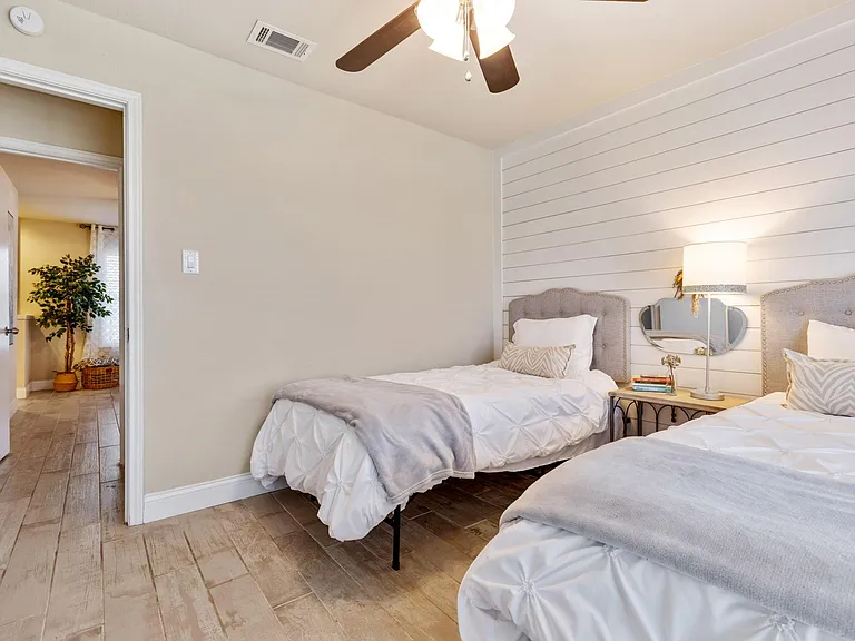 2918 Clover Ln — Photo 25