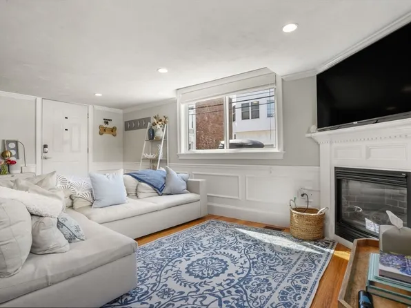 85 F St #1, South Boston, MA 02127
